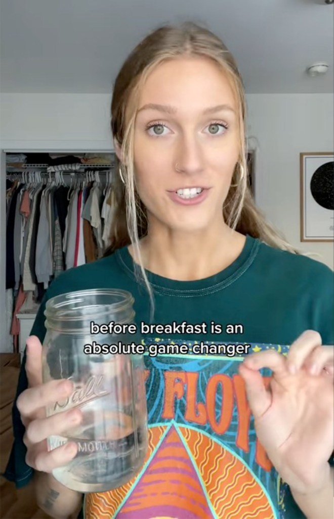 Hollyistic Nutritionist Kayla Varney in Tiktok